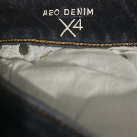 🆕 American Eagle High-Rise Distressed Dark Wash Shorts. NWOT - Picture 7 of 12